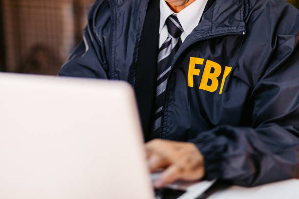 La FBI ha iniziato a produrre smartphone. Il motivo è incredibile