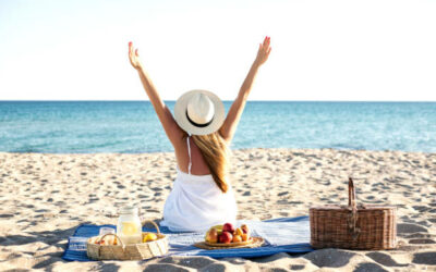 Cibo in spiaggia: quando si può entrare in acqua?